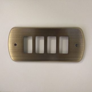 5140 copri interruttore a 4 fori ****€ 3,00****